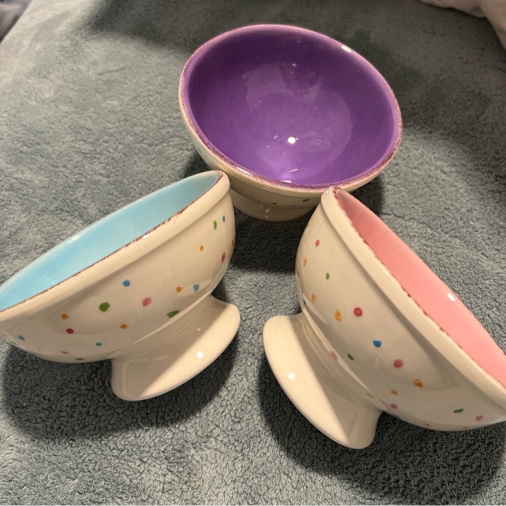 Set of 3 Ceramiche Toscane bowls. Purple, pink, blue, polka dots.